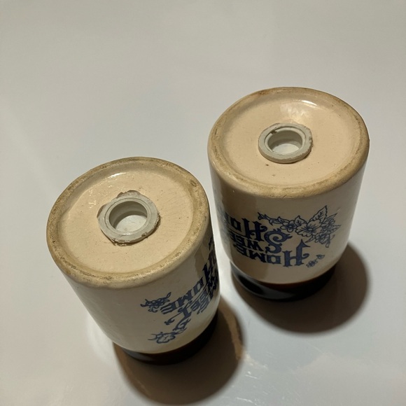 "Home Sweet Home" Salt & Pepper Shaker - Picture 6 of 6